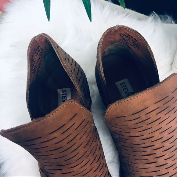 Steve Madden Arowe Ankle length Booties Western Inspired - Picture 7 of 8